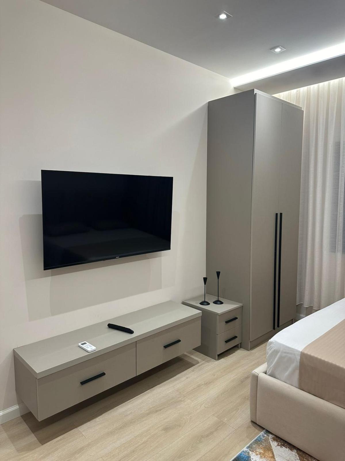 Home To Go Studio Apartament Tiranë Luaran gambar
