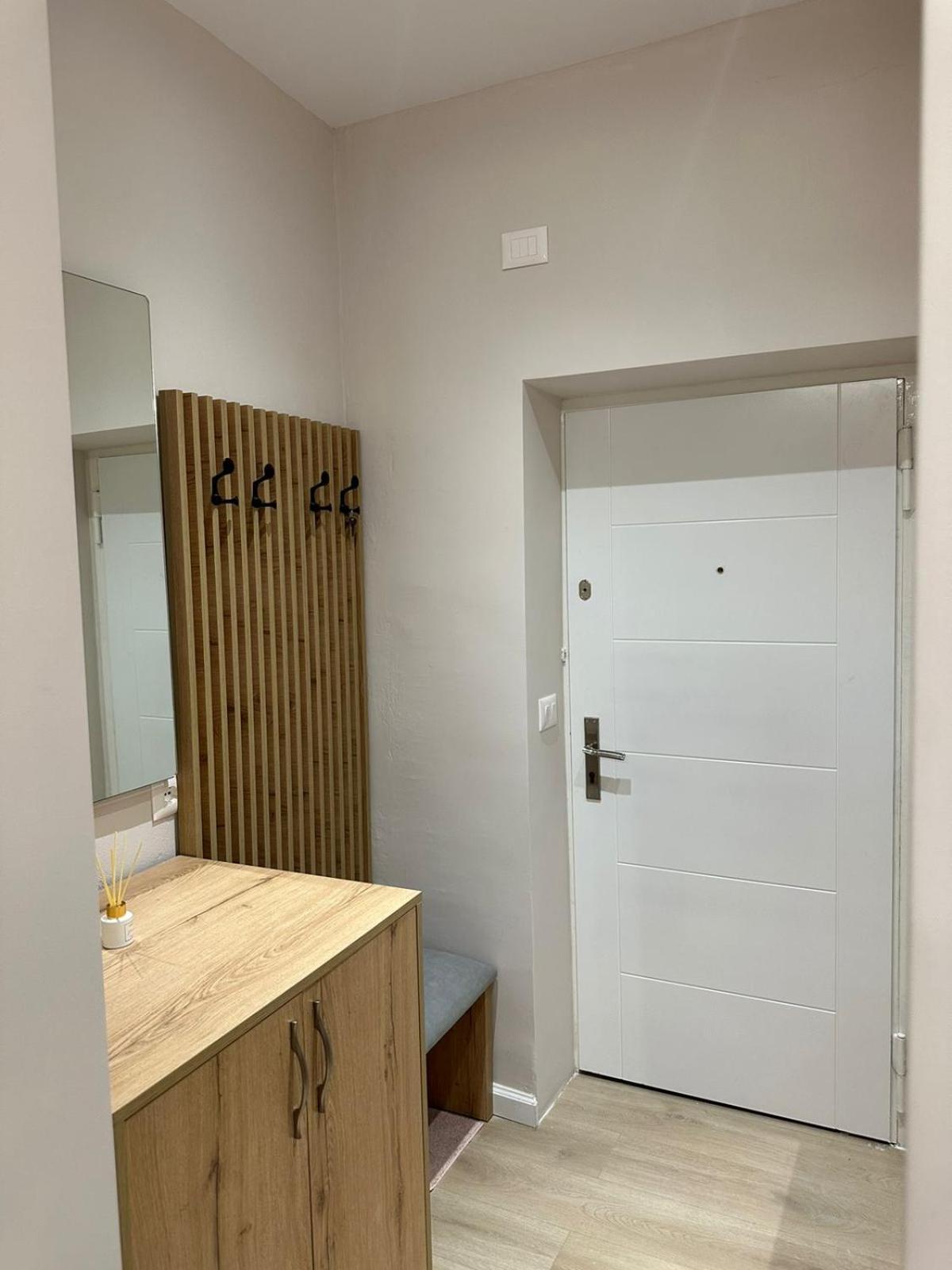 Home To Go Studio Apartament Tiranë Luaran gambar